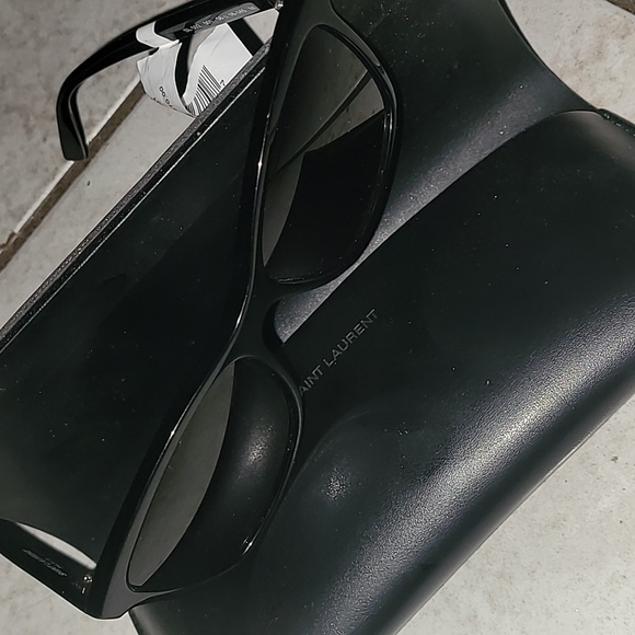 Saint laurent - Picture 3 of 6